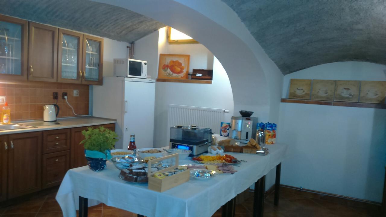 Ferienwohnung Dum V Podzamci Mělník Exterior foto
